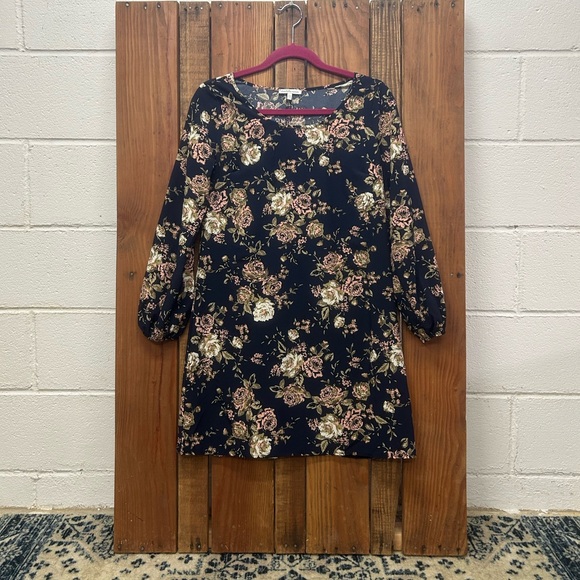 Charlotte Russe Dresses & Skirts - Charlotte Russe size extra small floral dress